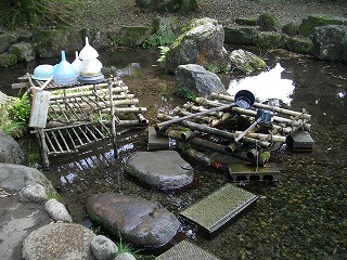 岡の水